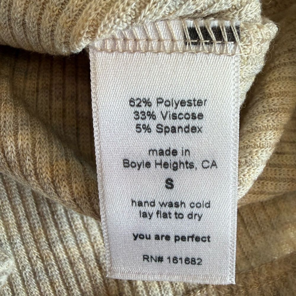 Perfect White Tee Noelle Sweater Rib Turtleneck Top Tan Small NWT IN PACKAGE - Picture 7 of 10